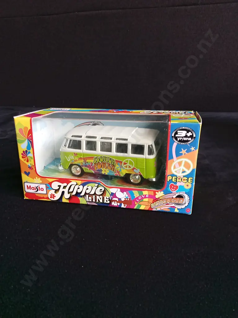 4 1:64 TO 1:24 SCALE MAISTO VOLKSWAGEN MODELS, BOXED Image 1++