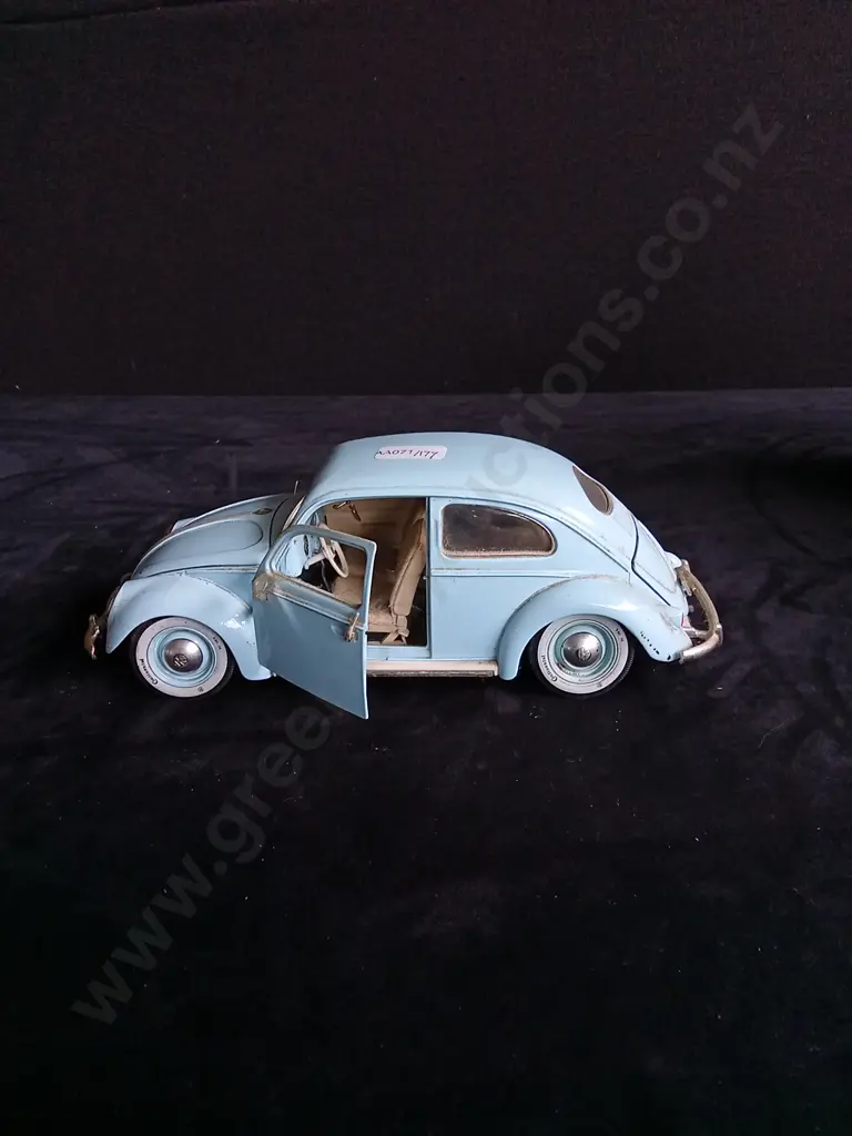 3 VINTAGE VOLKSWAGEN BEETLE MODELS AND TIN VOLKSWAGEN PRINT Image 1++