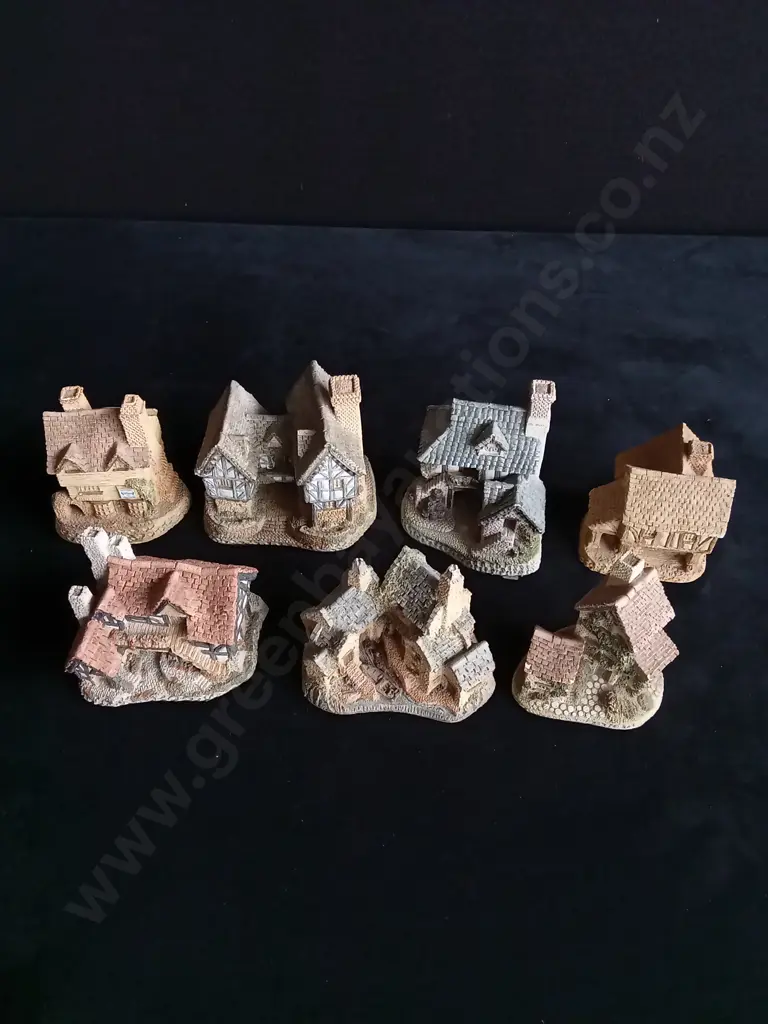 7 DAVID WINTER COLECTABLE COTTAGES / HOUSES Image 1++