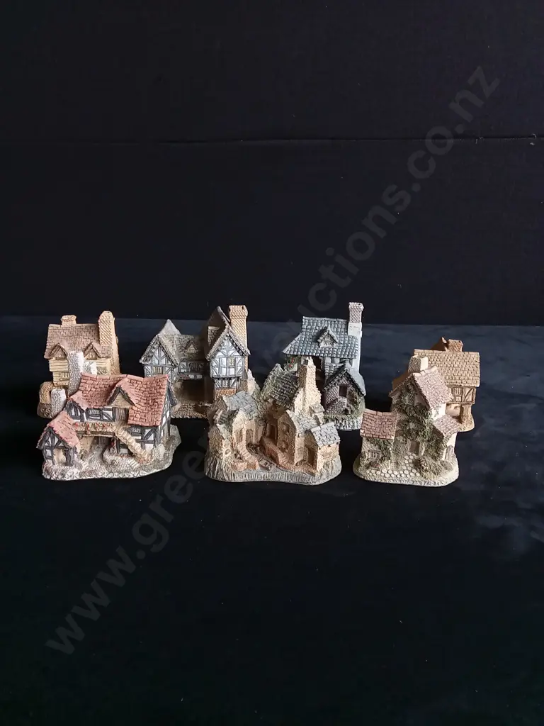 7 DAVID WINTER COLECTABLE COTTAGES / HOUSES Image 1++