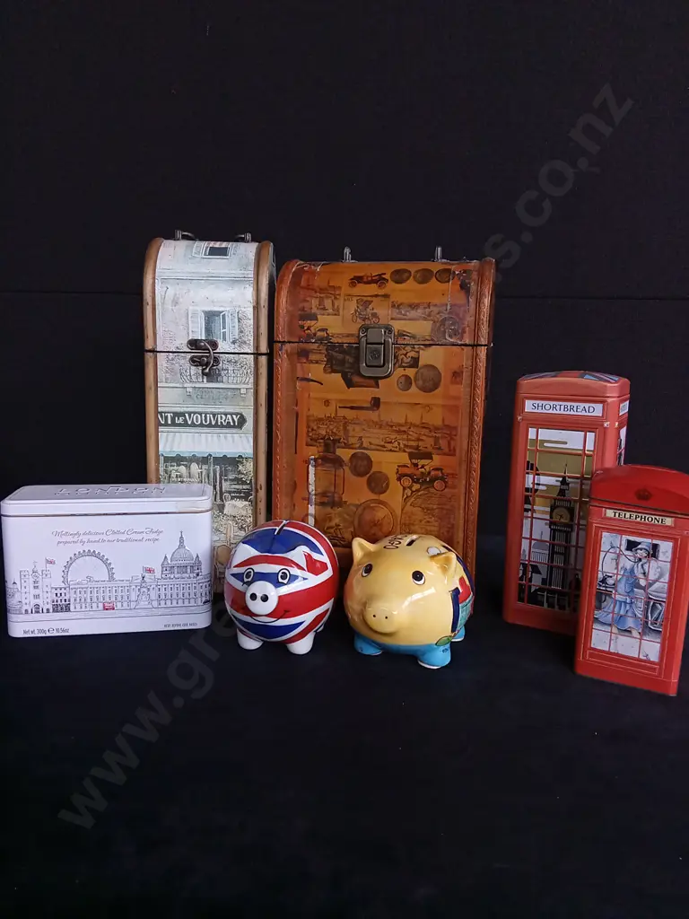 3 PIGGY BANKS AND 4 BOXES Image 1++