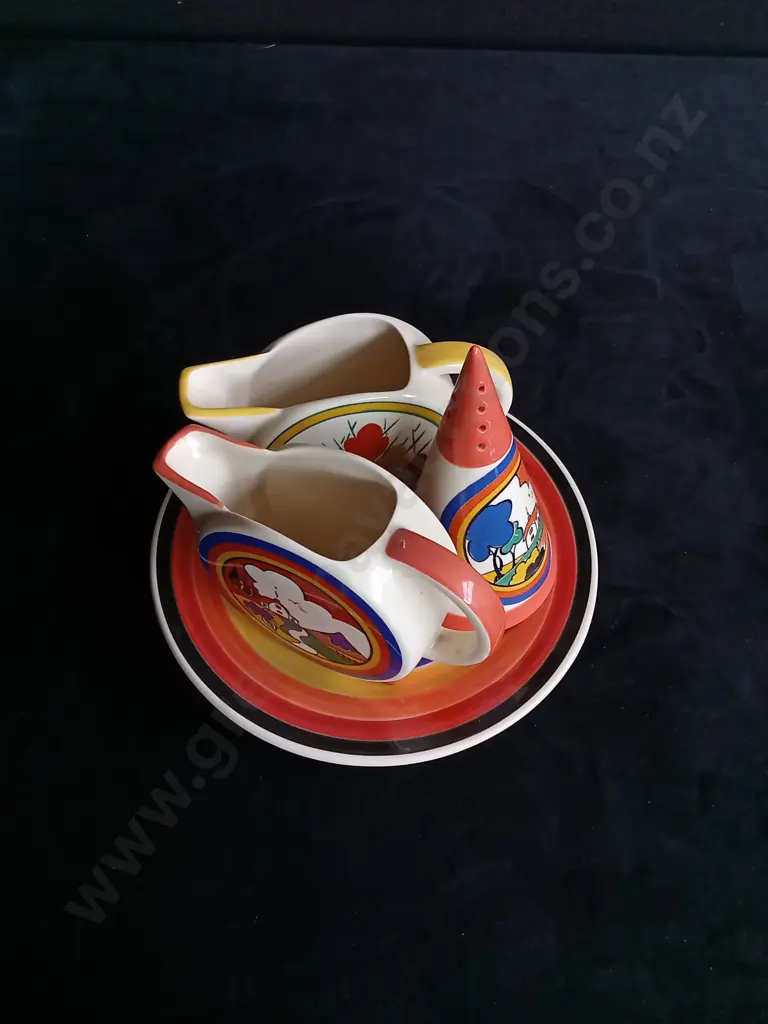 5 MOORLAND VINTAGE POTTERY ITEMS Image 1++