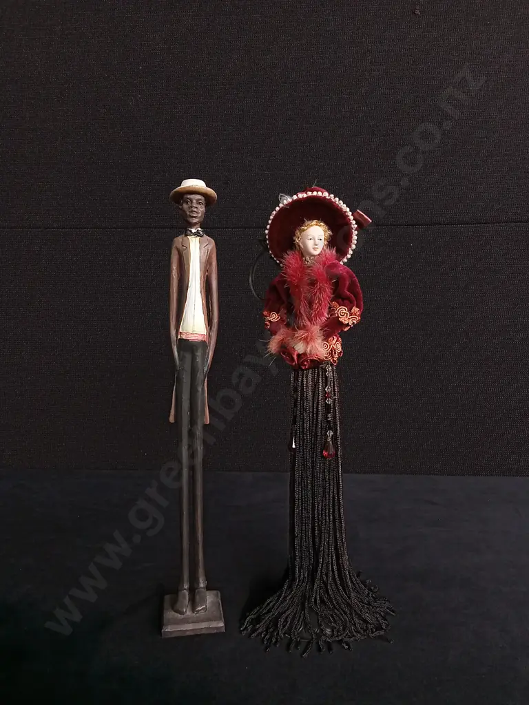 2 DECORATIVE FIGURES Image 1++