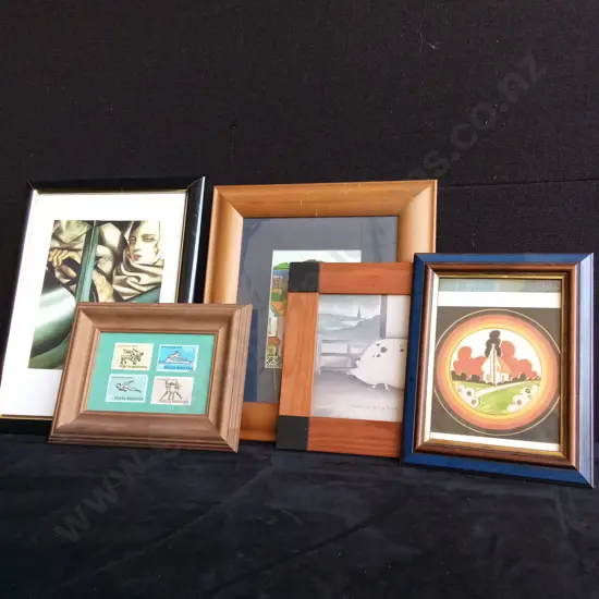 5 PIECES FRAMED ART PRINTS