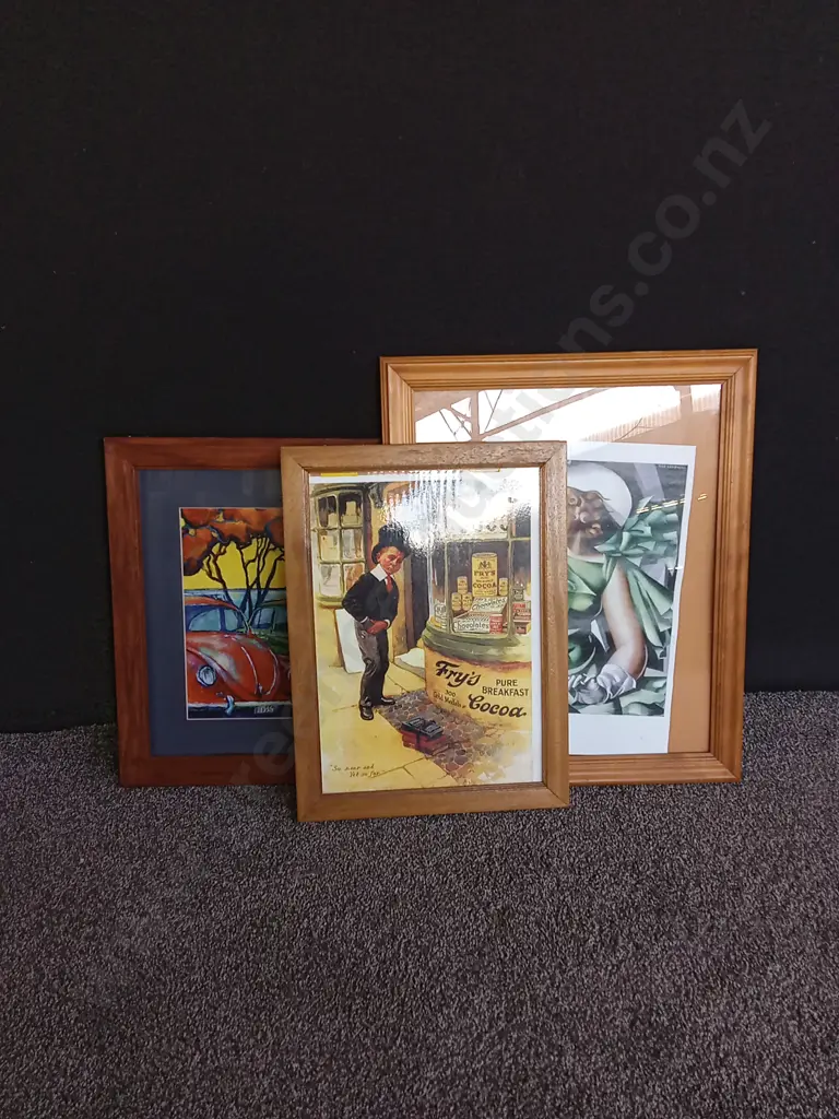 3 PIECES RETRO FRAMED PRINTS AND ARTWORKS Image 1++