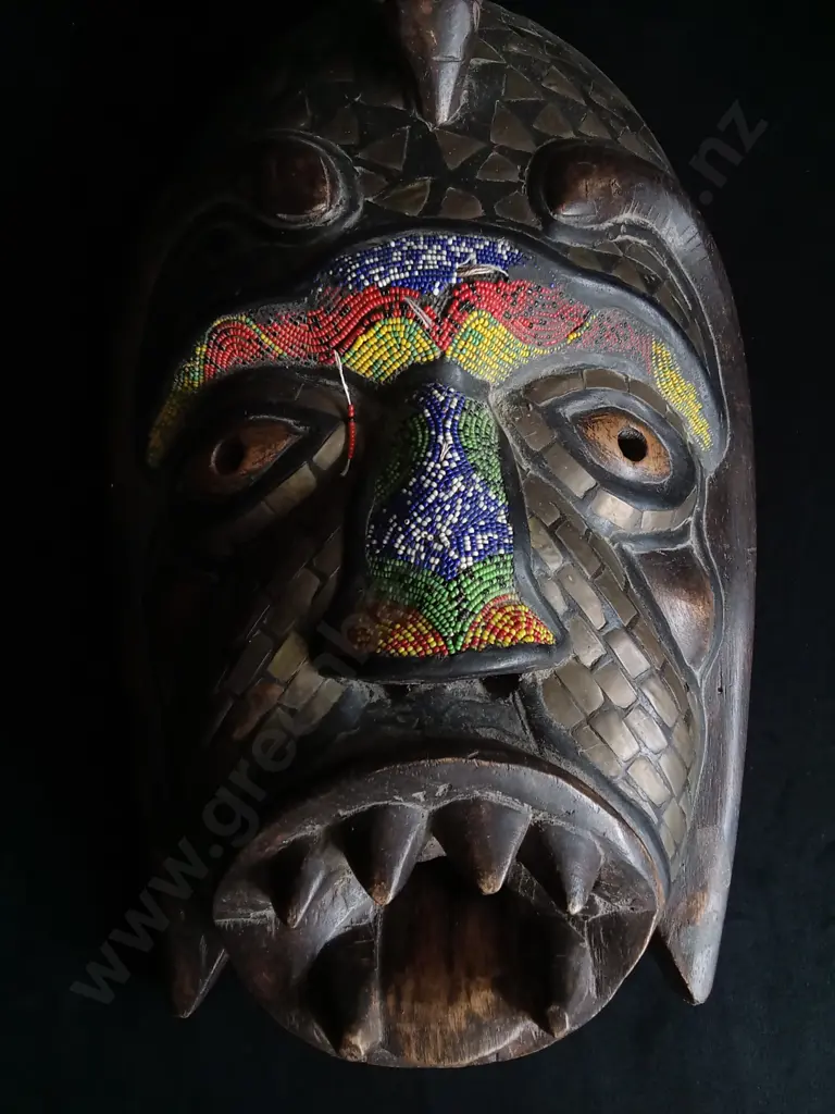 DECORATIVE AFRICAN STYLE WALL MASK Image 1++