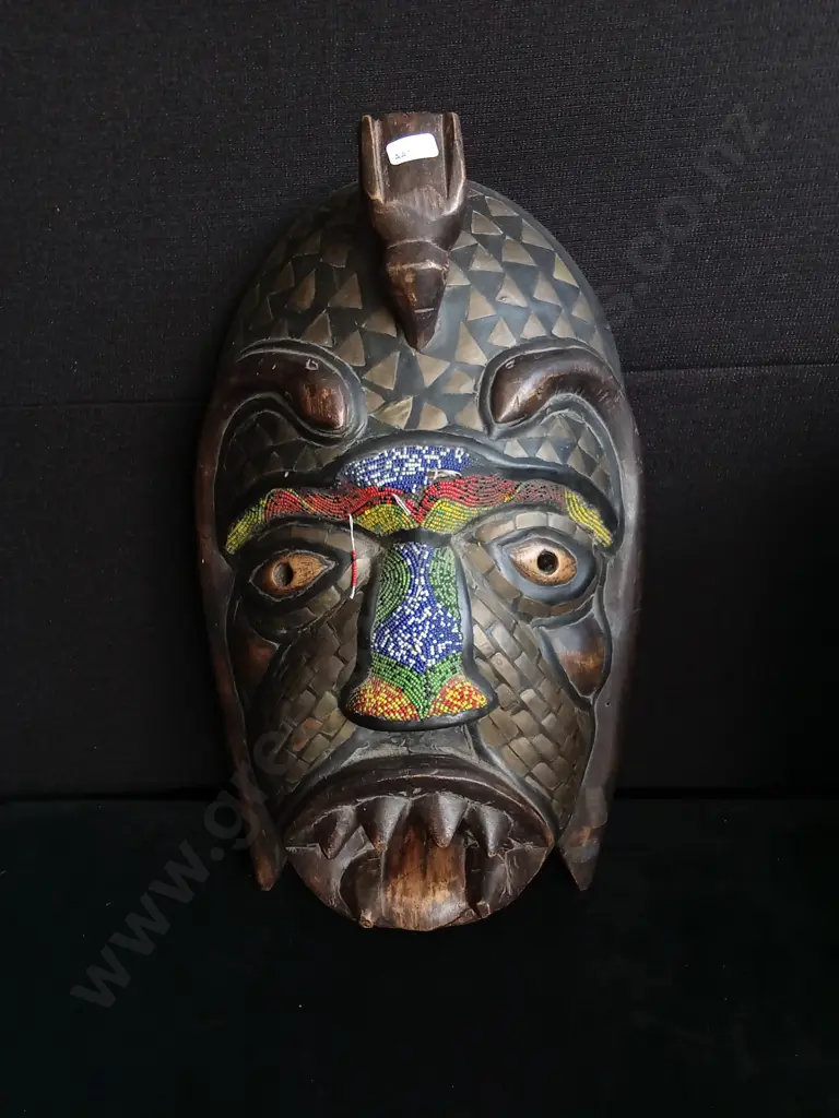 DECORATIVE AFRICAN STYLE WALL MASK Image 1++