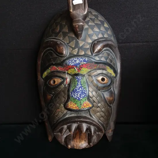 DECORATIVE AFRICAN STYLE WALL MASK
