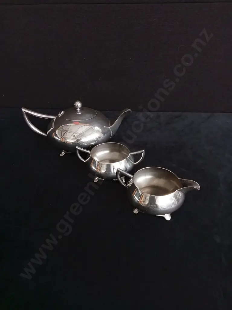 3 PIECES VINTAGE SILVER PLATED TEA SET Image 1++