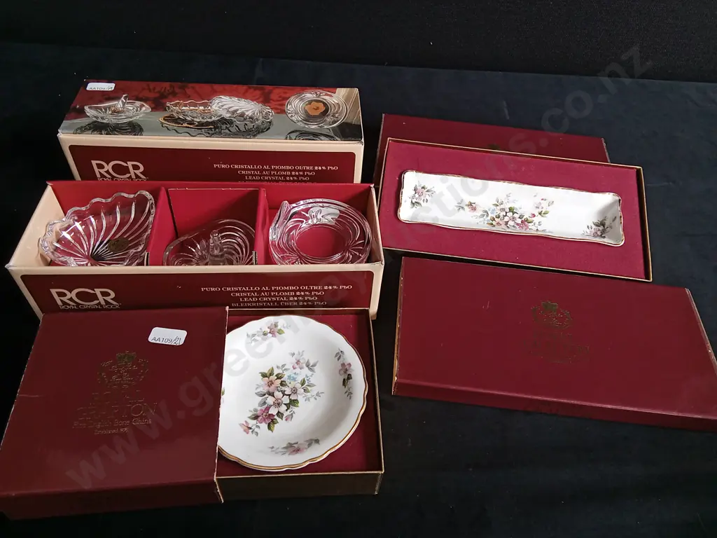 6 PIECES VINTAGE ROYAL CRYSTAL ROCK CRYSTAL GIFT SETS BOXED AND ROYAL GRAFTON DISHES Image 1++