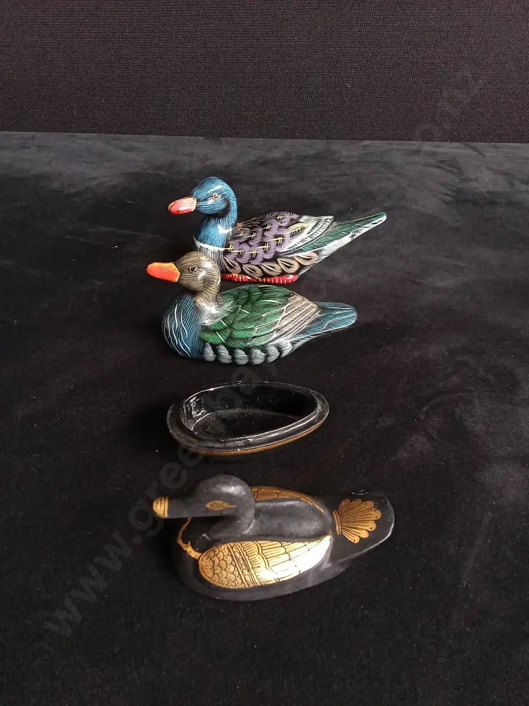 6 PIECES DECORATIVE DUCKS Image 1++