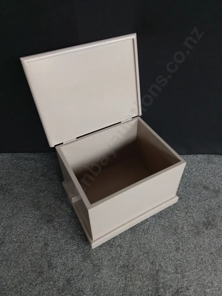 BEIGE WOODEN STORAGE CHEST H 40CM X 59CM W Image 1++