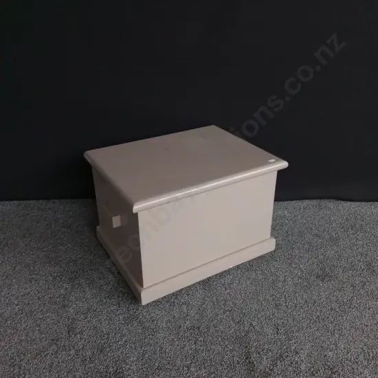 BEIGE WOODEN STORAGE CHEST H 40CM X 59CM W