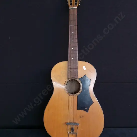 VINTAGE HOFNER ACOUSTIC GUITAR