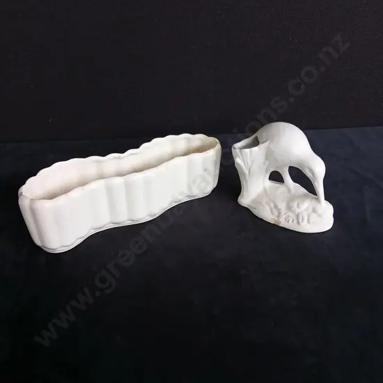 2 PIECES VINTAGE CROWN LYNN WHITE KIWI FIGURINE AND TROUGH VASE