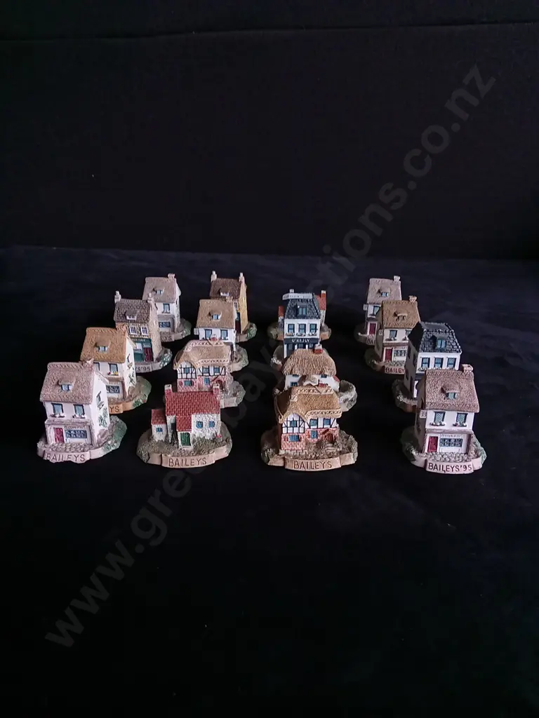 16 VINTAGE BAILEYS HOUSES Image 1++