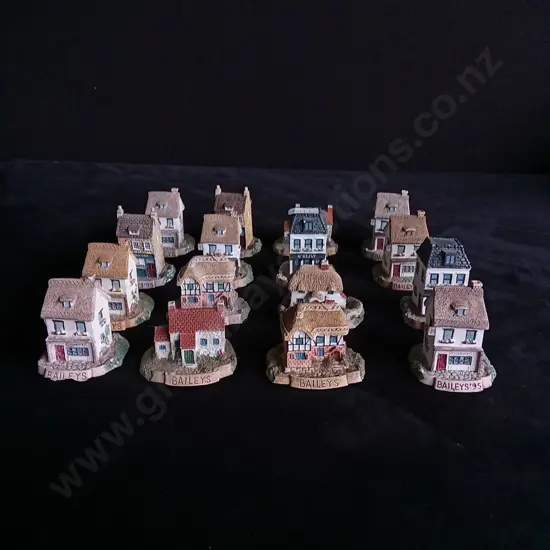 16 VINTAGE BAILEYS HOUSES