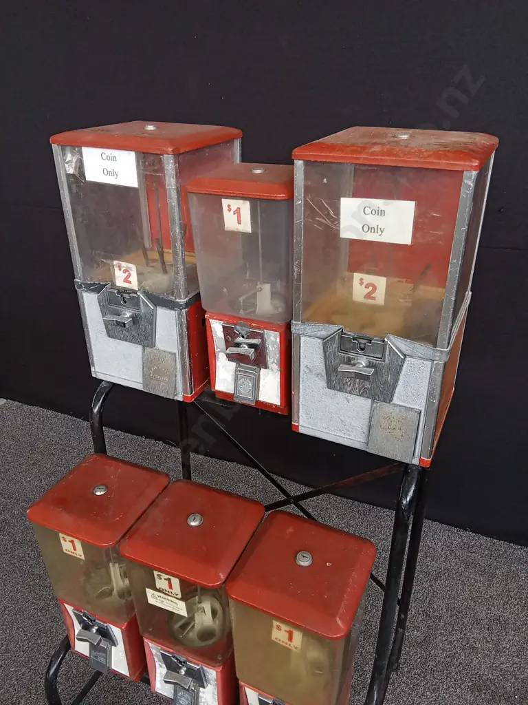 6 VENDING MACHINES ON STEEL TROLLEY INC NORTHWESTERN & SCANLENS BRANDS NO KEYS Image 1++