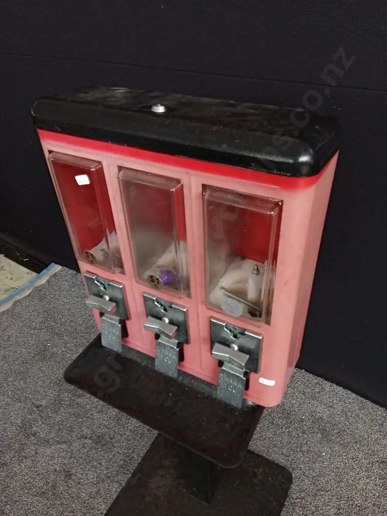 UNBRANDED 3 IN 1 TOY DISPENSER ON STEEL PEDESTAL COIN MECHANISMS BUT NO KEYS Image 1++