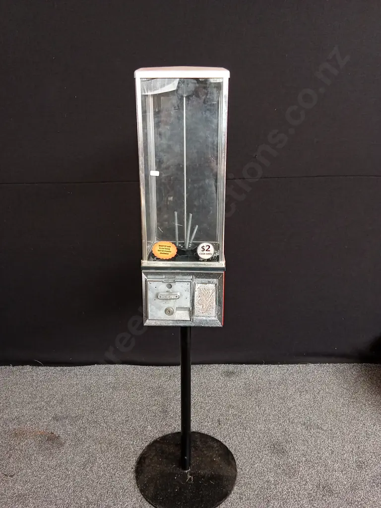 VICTOR "77" MODEL SINGLE VENDING MACHINE COMPLETE WITH COIN MECHANISM ON STEEL PEDESTAL NO KEYS Image 1++