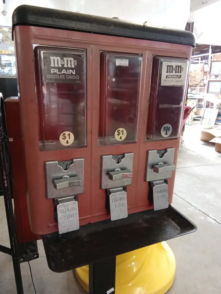 UNBRANDED 3 IN 1 M&M'S DISPENSER ON STEEL PEDESTAL COIN MECHANISMS BUT NO KEYS Image 1++