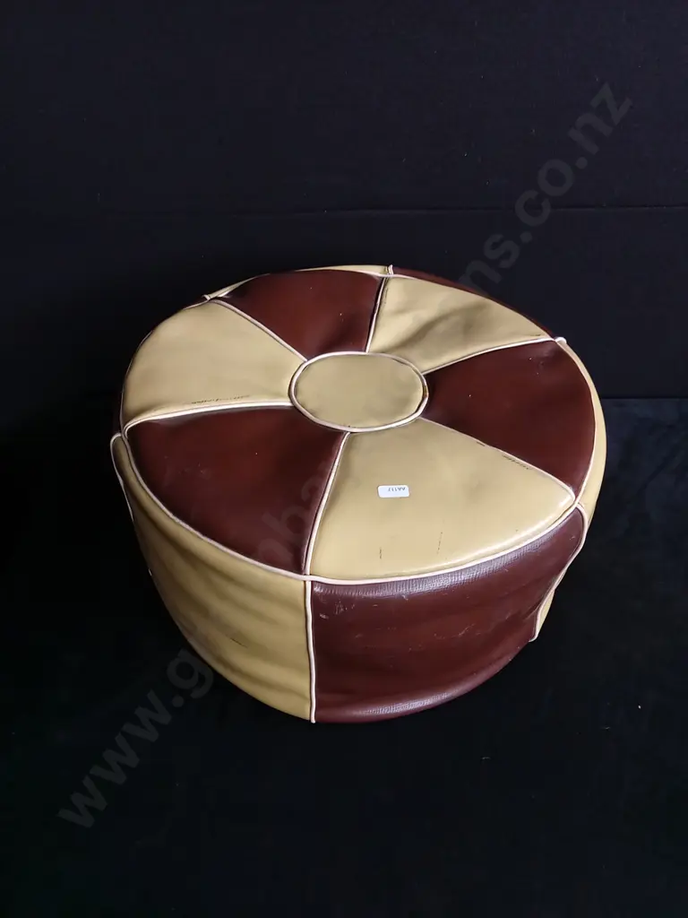 VINTAGE LEATHER OTTOMAN Image 1++