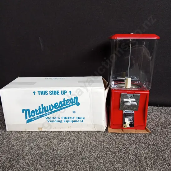 BRAND NEW BOXED NORTHWESTERN SINGLE RED VENDING MACHINE COMPLETE WITH KEY