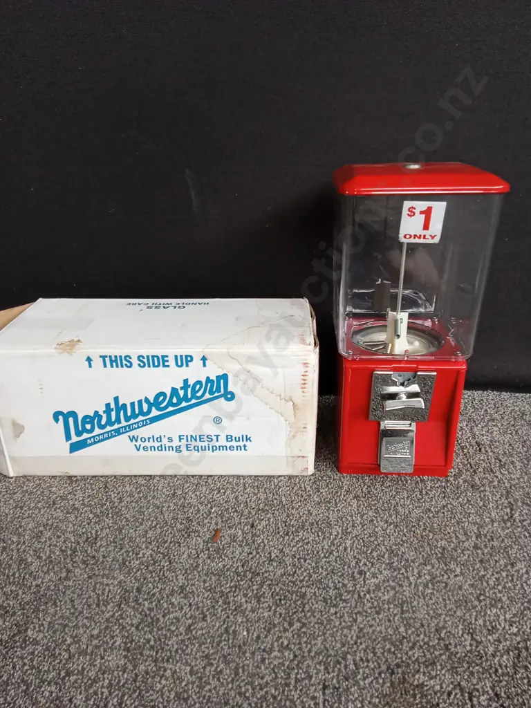 BRAND NEW BOXED NORTHWESTERN SINGLE RED VENDING MACHINE NO KEY WITH THIS ONE Image 1++