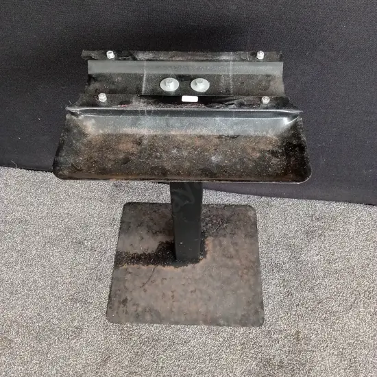 SINGLE BLACK STEEL TWIN VENDING MACHINE PEDESTAL