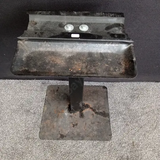 SINGLE BLACK STEEL TWIN VENDING MACHINE PEDESTAL