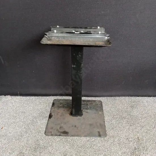 SINGLE BLACK STEEL TWIN VENDING MACHINE PEDESTAL