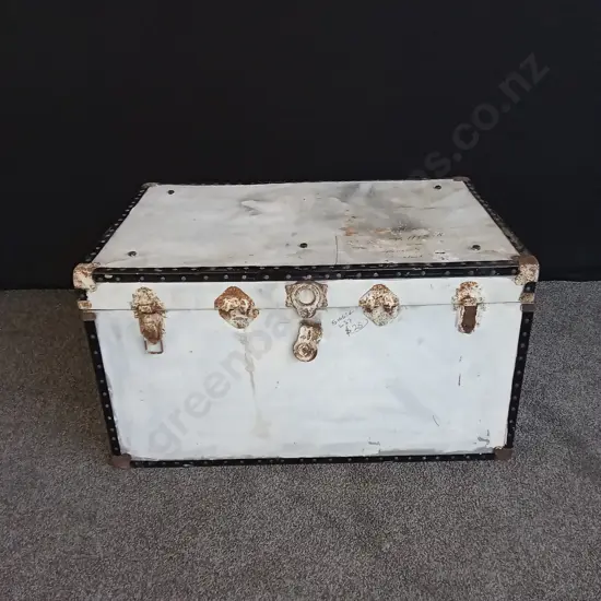 LARGE WHITE CHEST H55CM L1M D65.5CM