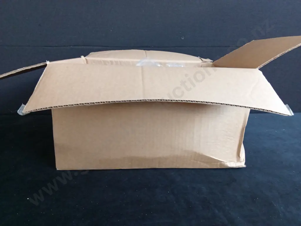 BOX OF PLASTIC CAPSULES FILLED WITH COSTUME JEWELLERY FOR VENDING MACHINE Image 1++