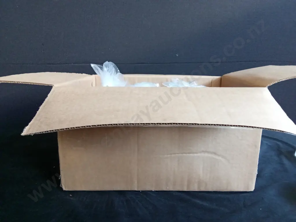 BOX OF PLASTIC CAPSULES FILLED WITH COSTUME JEWELLERY FOR VENDING MACHINE Image 1++