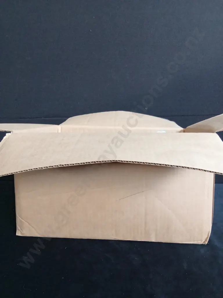 BOX OF PLASTIC CAPSULES FILLED WITH COSTUME JEWELLERY FOR VENDING MACHINE Image 1++