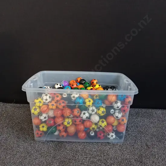 BOX OF FOAM BALLS FOR VENDING MACHINE