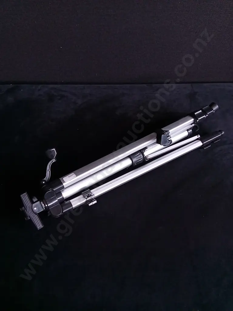 CAMERA TRIPOD Image 1++