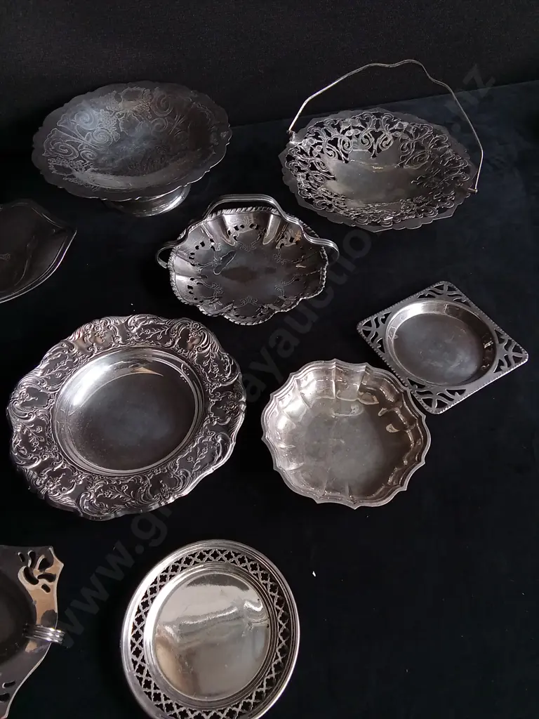 10 PIECES SERVING ITEMS Image 1++