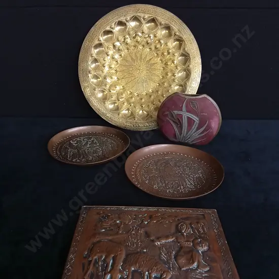 5 PIECES VINTAGE BRASS AND COPPER DECORATIVE ITEMS