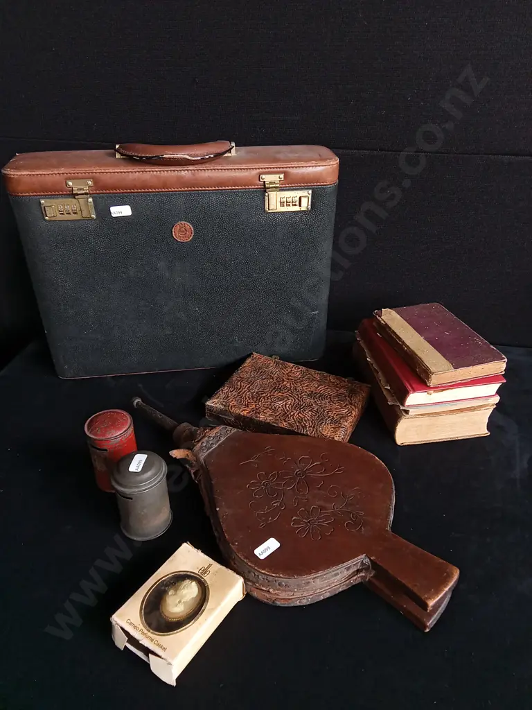 MISCELLANEOUS MIX OF VINTAGE ITEMS Image 1++