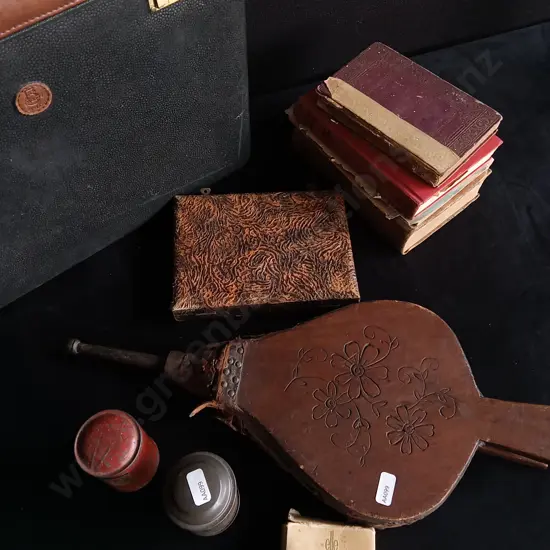 MISCELLANEOUS MIX OF VINTAGE ITEMS