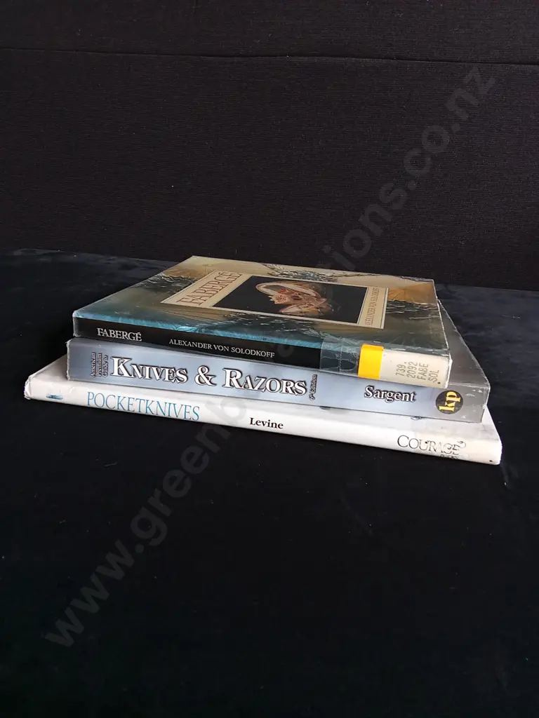 3 PIECES BOOKS ON KNIVES AND FABERGE Image 1++