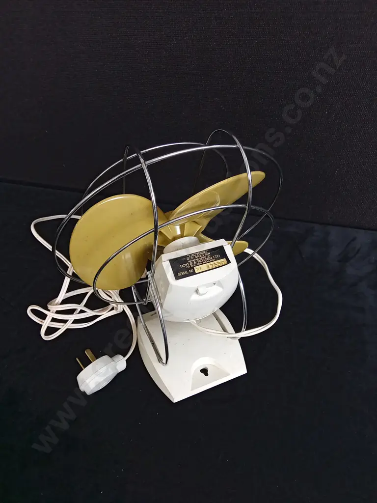 VINTAGE LADYBIRD DESK FAN - WORKING Image 1++