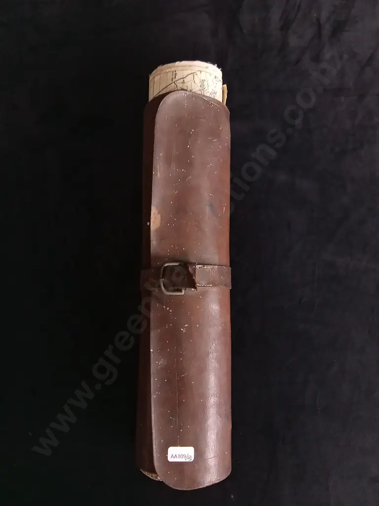 4 PIECES ASSORTMENT OF VINTAGE TRAVEL ITEMS Image 1++