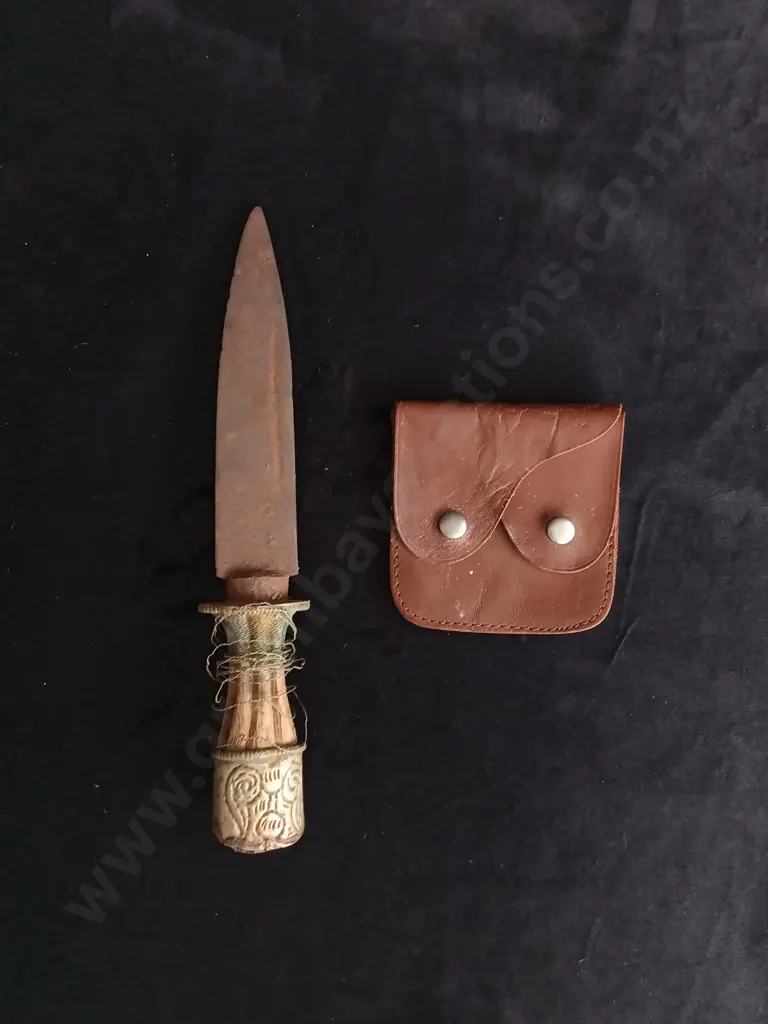 4 PIECES ASSORTMENT OF VINTAGE TRAVEL ITEMS Image 1++