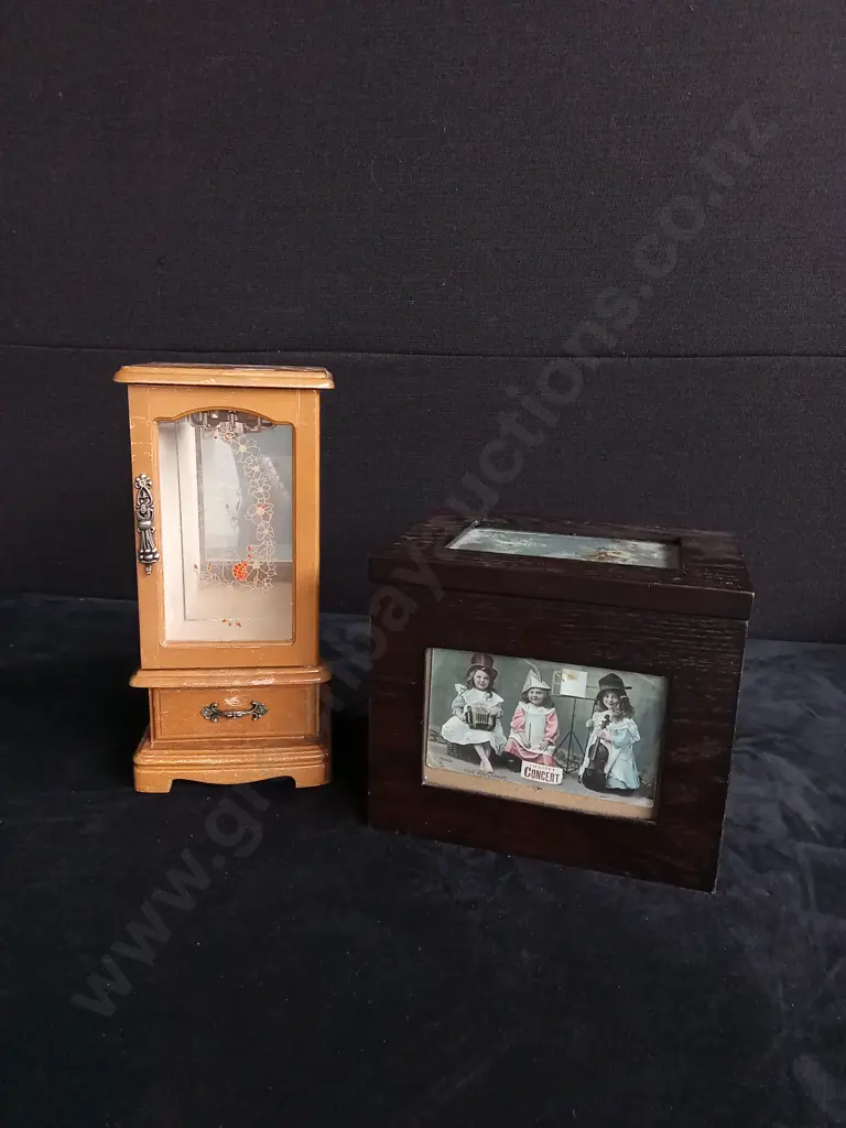 2 PIECES WOODEN DECOR, PHOTO BOX Image 1++