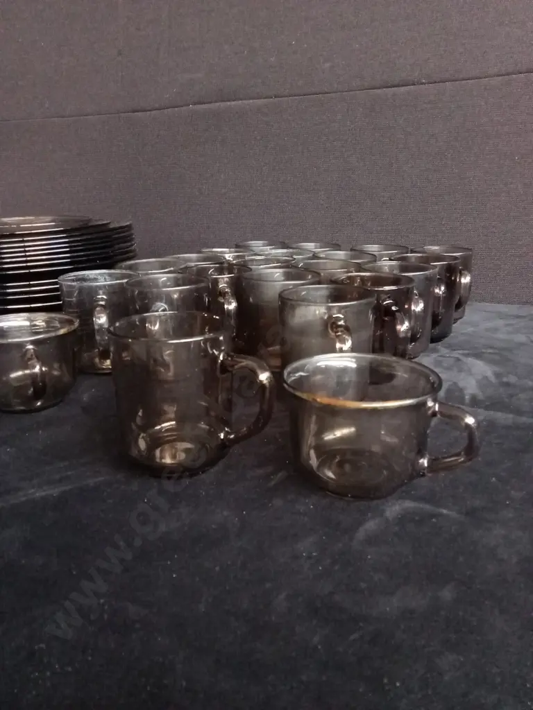 43 PIECES VINTAGE ARCOROC SMOKE TINTED GLASS MUGS AND PLATES Image 1++