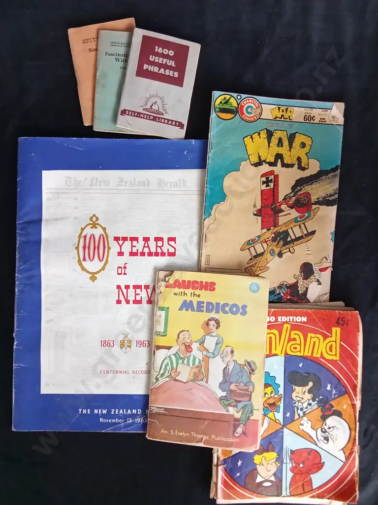 7 VINTAGE EPHEMERA AND PUBLICATIONS Image 1++