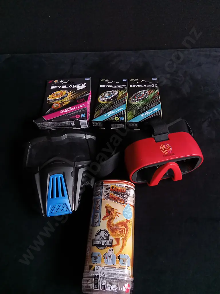 6 PIECES TOY MIX Image 1++