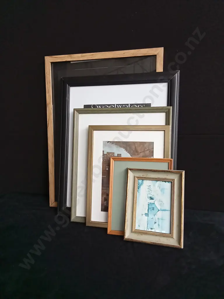 6 PIECES 0F FRAMED ART PRINTS Image 1++